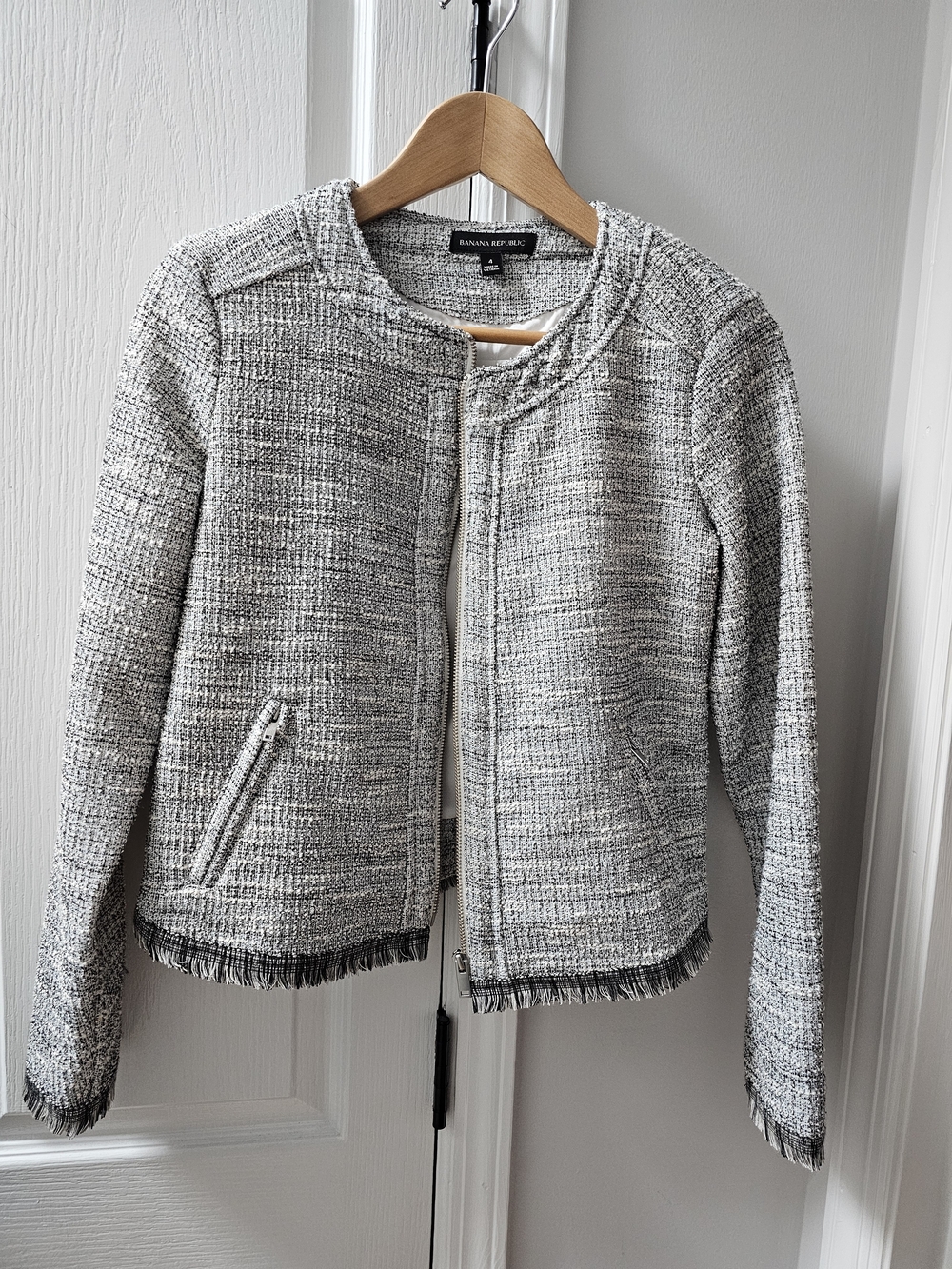Banana Republic Women's Black and White Tweed Zip Jacket